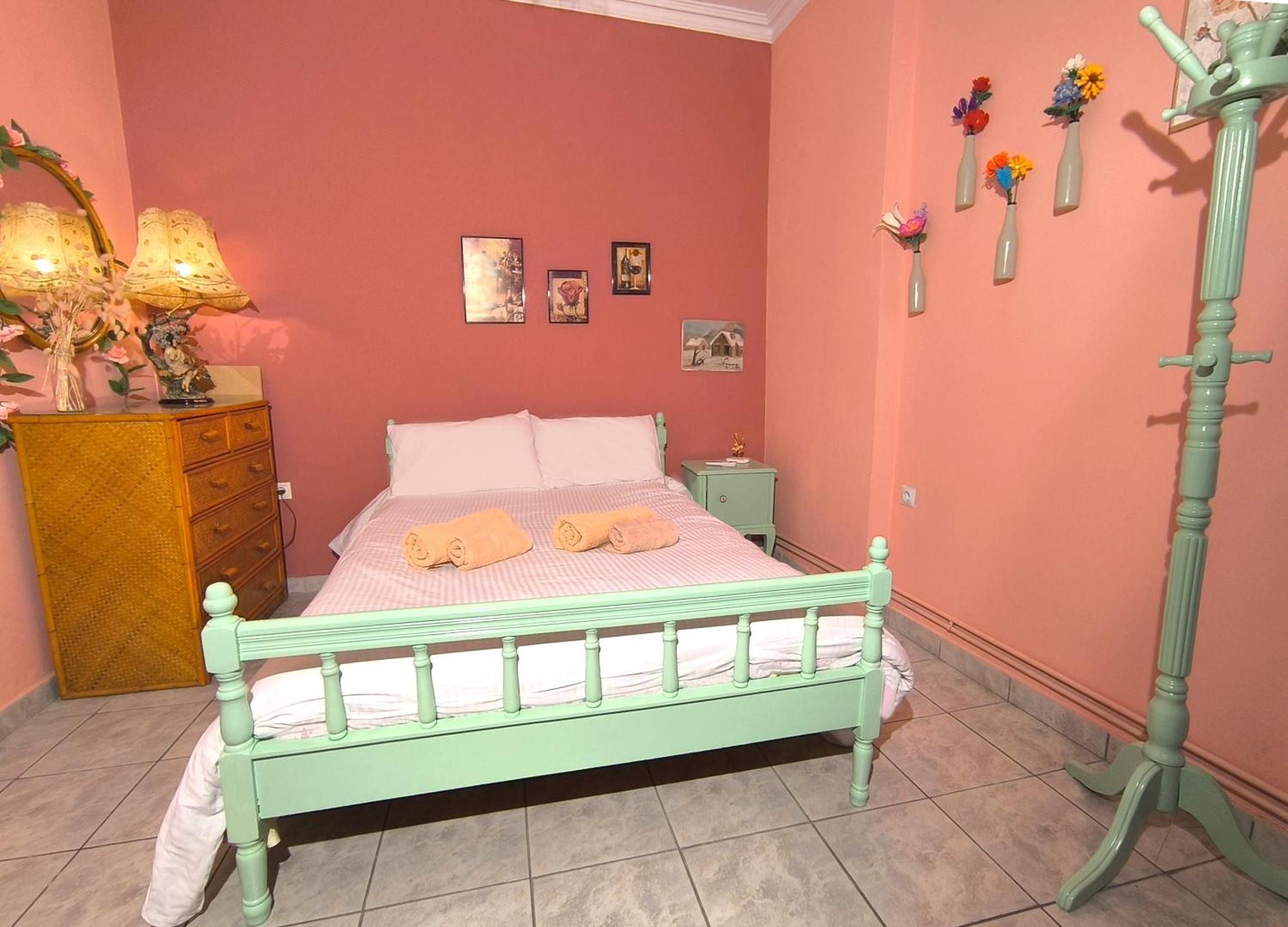 Casa Bonita, House With Private Entrance And Garden, Between Center And Sea Athens Exterior photo